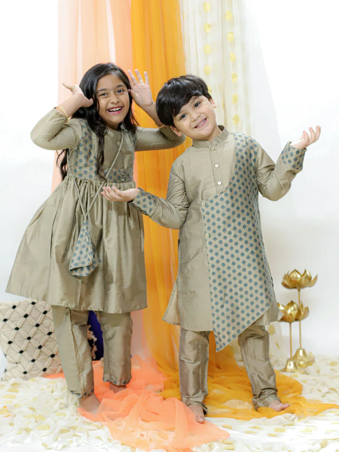 Jashvi Brown Silk Blend Ethnic Print Kurta Pyjama Sibling Set