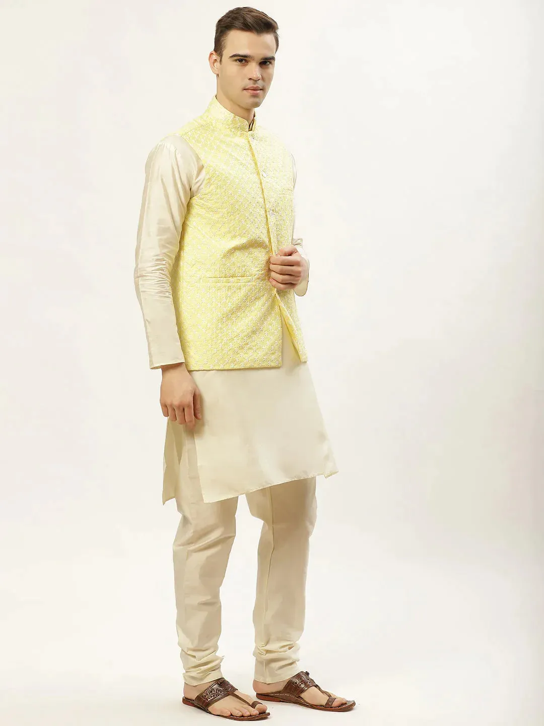 Men'S Embroidered Nehru Jacket & Kurta Pyjama