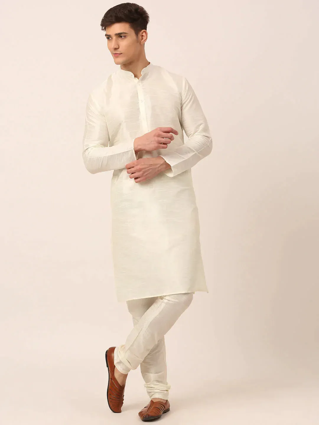 Men'S Solid Kurta Pyjama With Golden Floral Embroidered Nehru Jacket