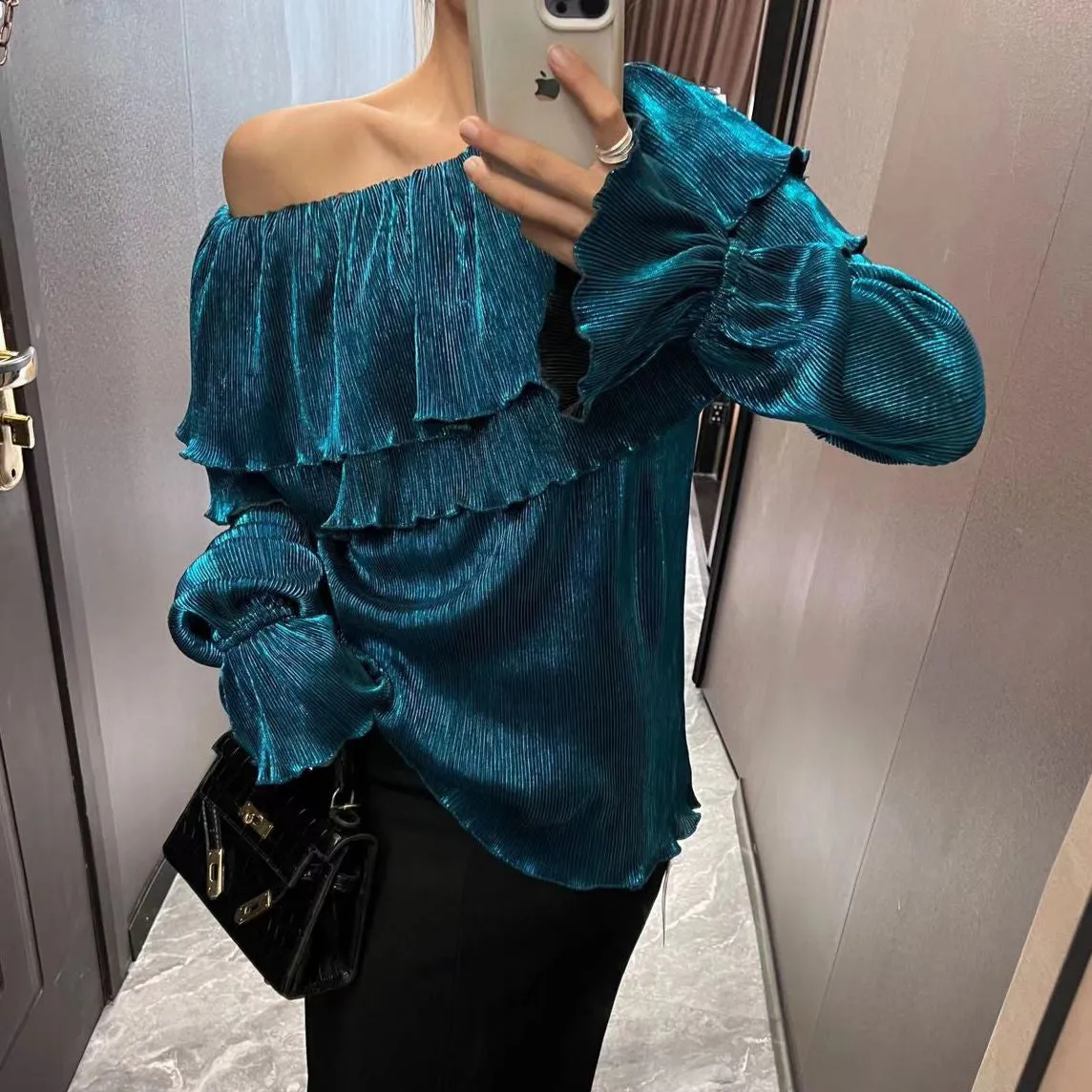 Metallic pleated top