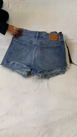 Vintage Y2K Levi's Mini Denim Shorts – Iconic Throwback Style (GRV-10-090)